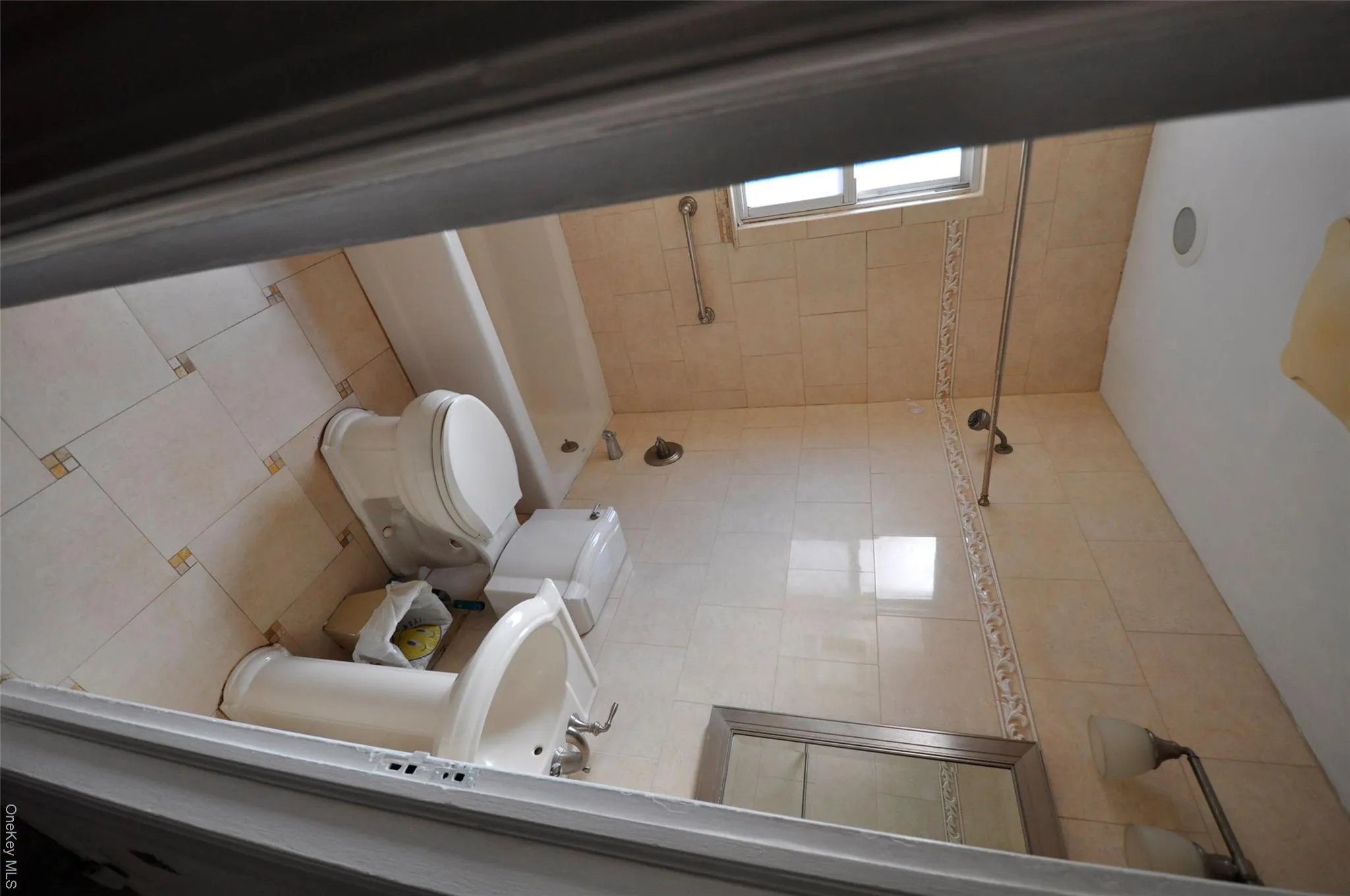 415 Lowell Avenue, North Hempstead, NY, 3 Bedrooms Bedrooms, 6 Rooms Rooms,1 BathroomBathrooms,Residential Lease,For Rent,Lowell,0,1039356 415 Lowell Avenue, North Hempstead, NY, 3 Bedrooms Bedrooms, 6 Rooms Rooms,1 BathroomBathrooms,Residential Lease,For Rent,Lowell,0,1039356