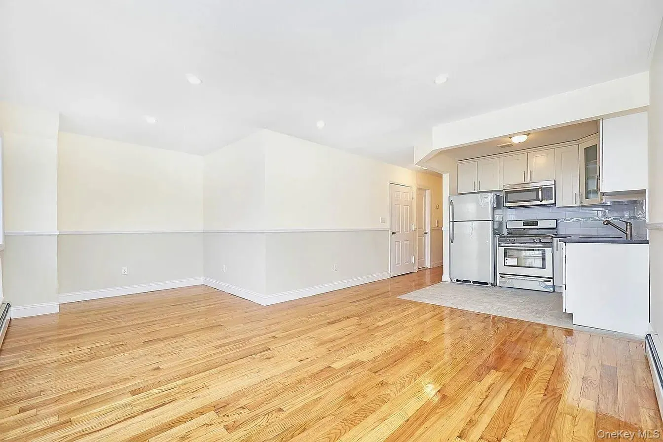9321 197th Street, New York, NY, 3 Bedrooms Bedrooms, 6 Rooms Rooms,2 BathroomsBathrooms,Residential Lease,For Rent,197th,0,1039359 9321 197th Street, New York, NY, 3 Bedrooms Bedrooms, 6 Rooms Rooms,2 BathroomsBathrooms,Residential Lease,For Rent,197th,0,1039359