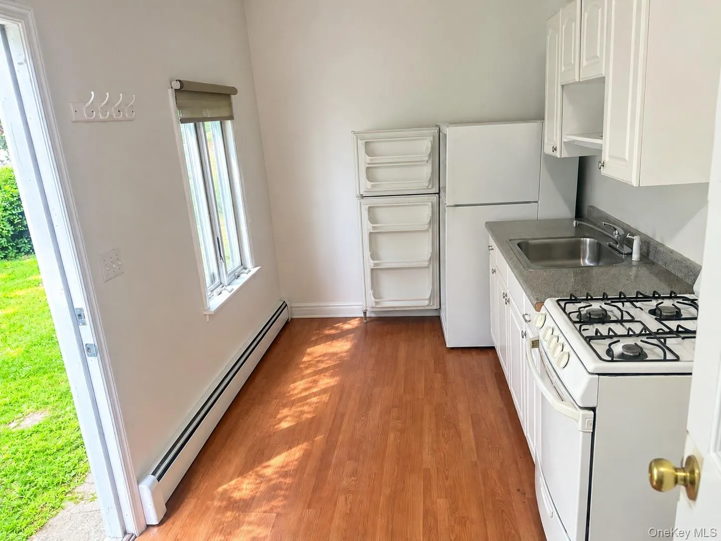 48 Rosemont Avenue, Brookhaven, NY, 1 Bedroom Bedrooms, 2 Rooms Rooms,1 BathroomBathrooms,Residential Lease,For Rent,Rosemont,0,1039363 48 Rosemont Avenue, Brookhaven, NY, 1 Bedroom Bedrooms, 2 Rooms Rooms,1 BathroomBathrooms,Residential Lease,For Rent,Rosemont,0,1039363
