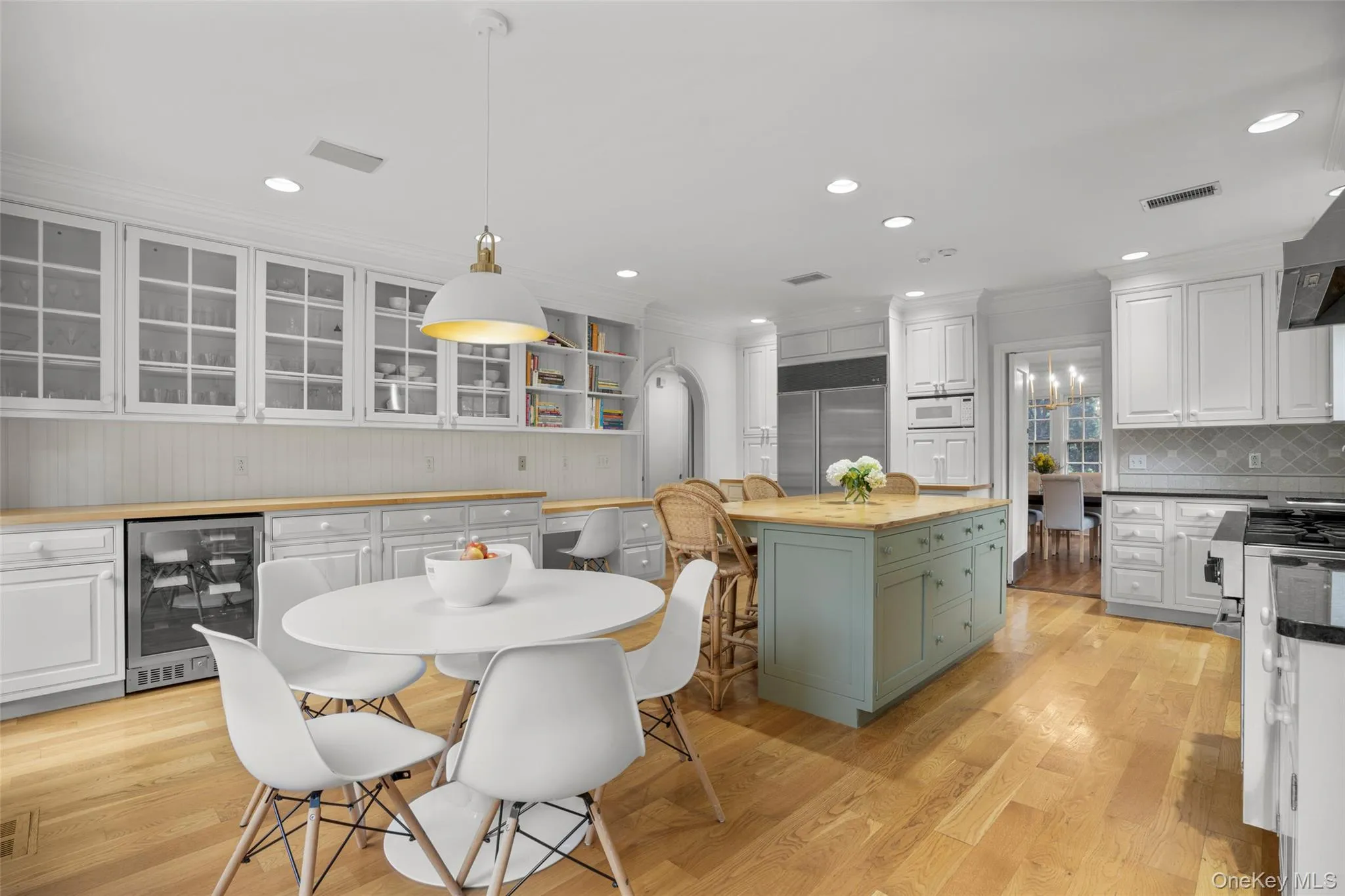 260 Overlook Road, New Rochelle, NY, 5 Bedrooms Bedrooms, 11 Rooms Rooms,6 BathroomsBathrooms,Residential,For Rent,Overlook,0,1039371 260 Overlook Road, New Rochelle, NY, 5 Bedrooms Bedrooms, 11 Rooms Rooms,6 BathroomsBathrooms,Residential,For Rent,Overlook,0,1039371