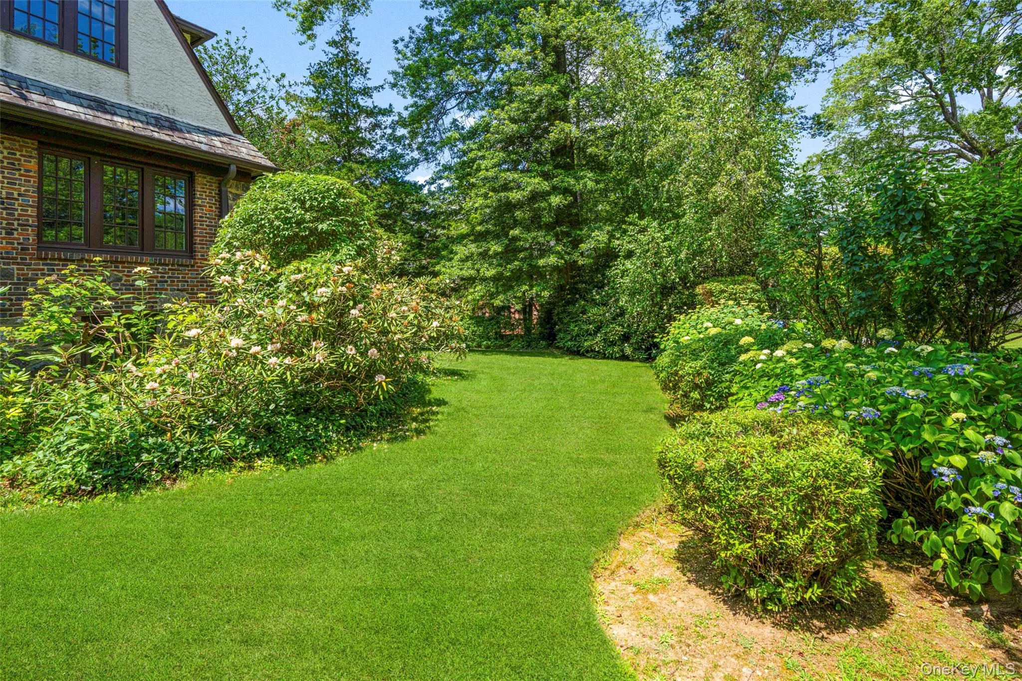 260 Overlook Road, New Rochelle, NY, 5 Bedrooms Bedrooms, 11 Rooms Rooms,6 BathroomsBathrooms,Residential,For Rent,Overlook,0,1039371 260 Overlook Road, New Rochelle, NY, 5 Bedrooms Bedrooms, 11 Rooms Rooms,6 BathroomsBathrooms,Residential,For Rent,Overlook,0,1039371