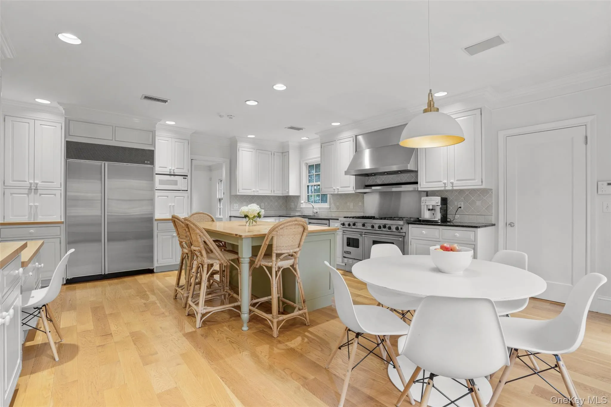 260 Overlook Road, New Rochelle, NY, 5 Bedrooms Bedrooms, 11 Rooms Rooms,6 BathroomsBathrooms,Residential,For Rent,Overlook,0,1039371 260 Overlook Road, New Rochelle, NY, 5 Bedrooms Bedrooms, 11 Rooms Rooms,6 BathroomsBathrooms,Residential,For Rent,Overlook,0,1039371