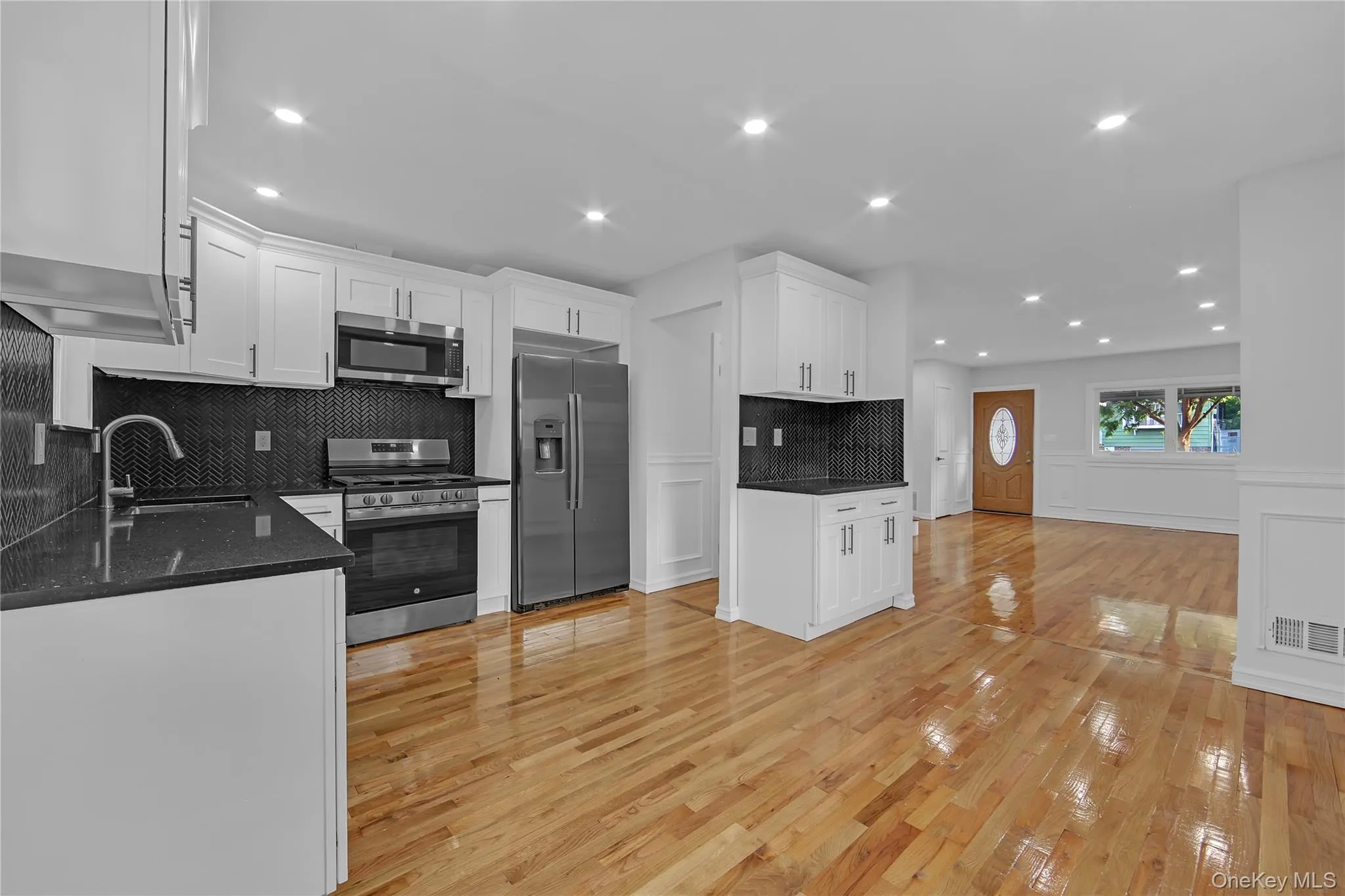 931 232nd Street, New York, NY, 3 Bedrooms Bedrooms, 8 Rooms Rooms,2 BathroomsBathrooms,Residential,For Rent,232nd,0,1039385 931 232nd Street, New York, NY, 3 Bedrooms Bedrooms, 8 Rooms Rooms,2 BathroomsBathrooms,Residential,For Rent,232nd,0,1039385