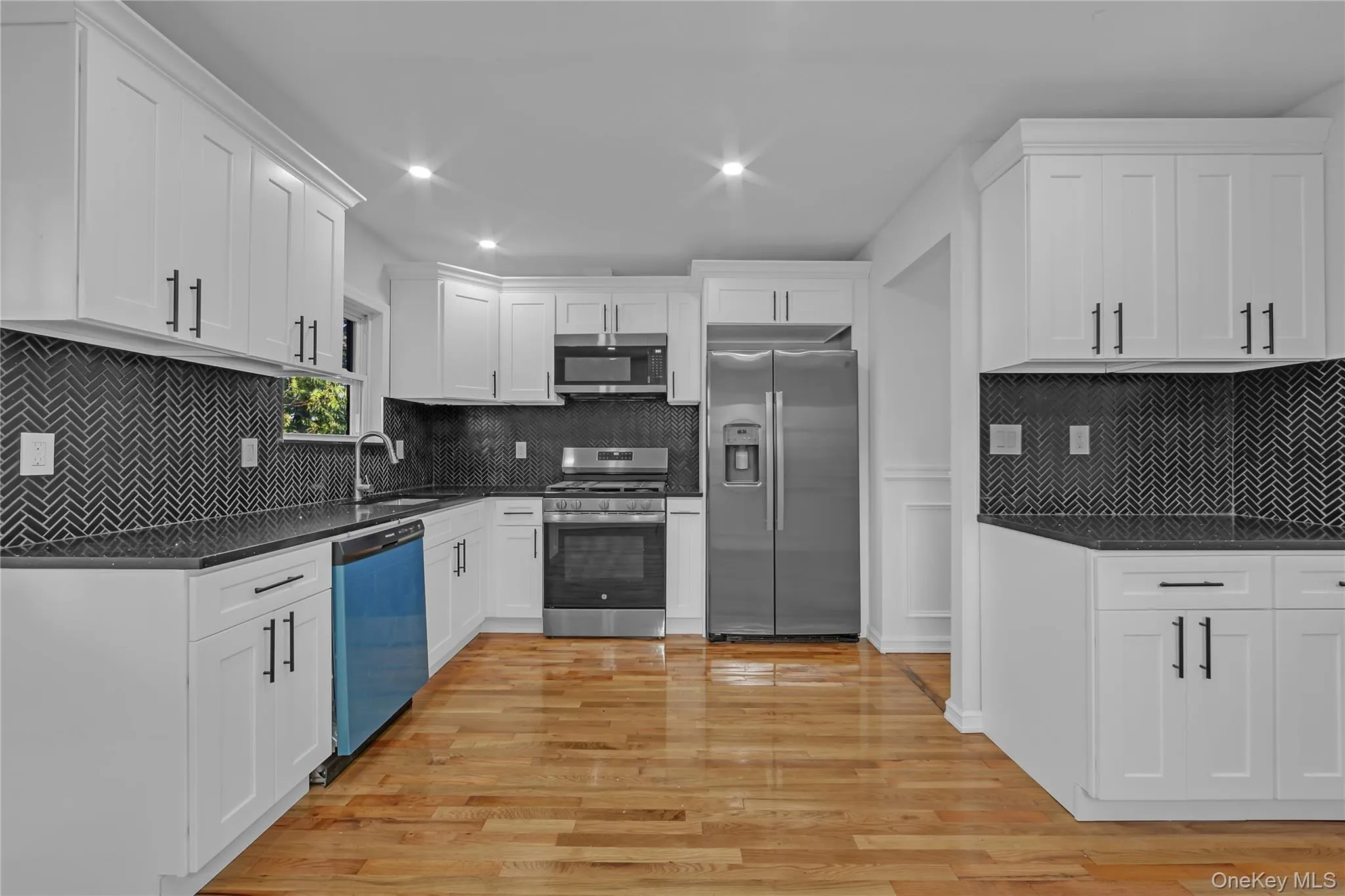 931 232nd Street, New York, NY, 3 Bedrooms Bedrooms, 8 Rooms Rooms,2 BathroomsBathrooms,Residential,For Rent,232nd,0,1039385 931 232nd Street, New York, NY, 3 Bedrooms Bedrooms, 8 Rooms Rooms,2 BathroomsBathrooms,Residential,For Rent,232nd,0,1039385