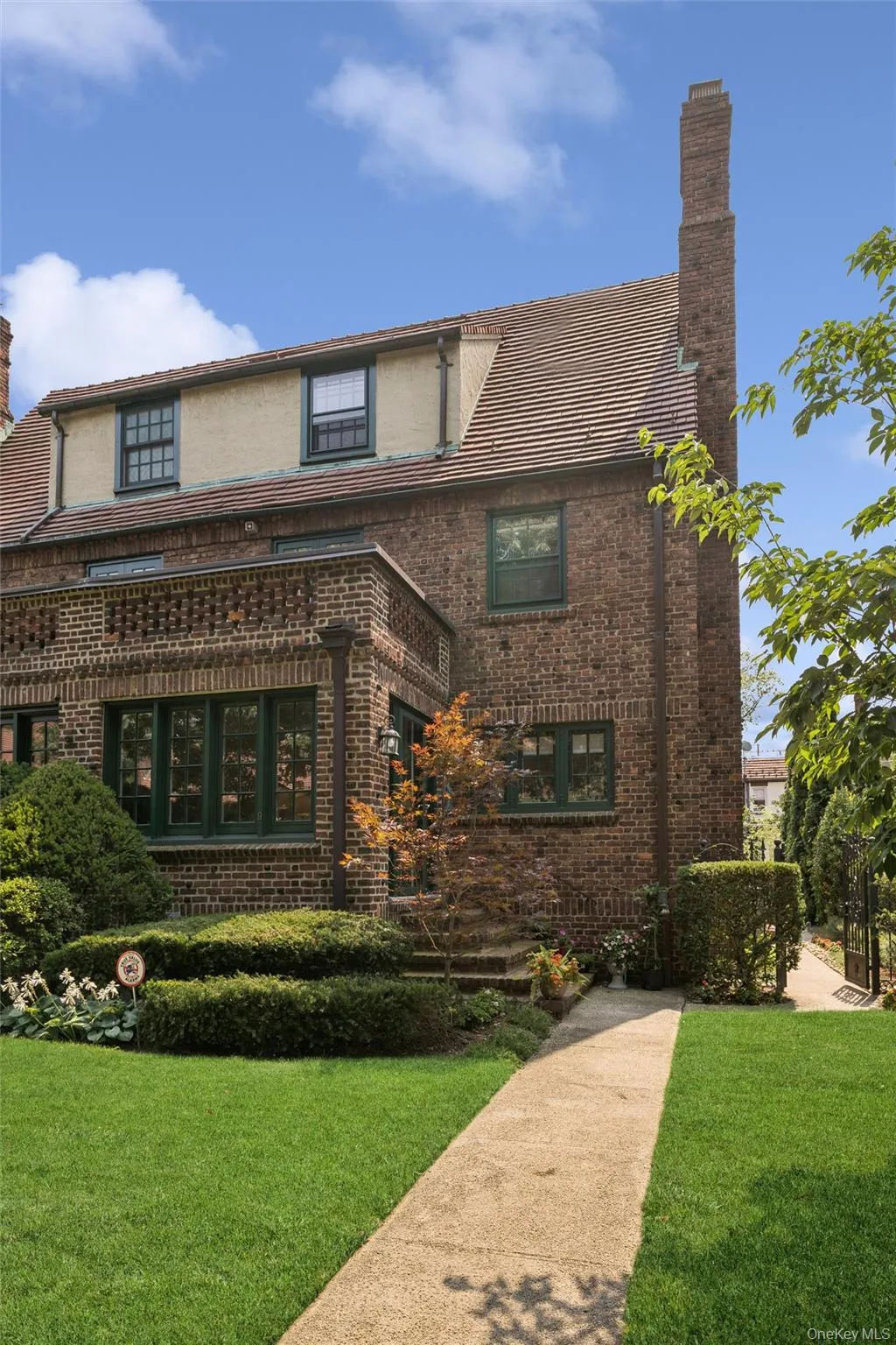 9 Whitson Street, New York, NY, 4 Bedrooms Bedrooms, 8 Rooms Rooms,2 BathroomsBathrooms,Residential,For Rent,Whitson,0,1039388 9 Whitson Street, New York, NY, 4 Bedrooms Bedrooms, 8 Rooms Rooms,2 BathroomsBathrooms,Residential,For Rent,Whitson,0,1039388