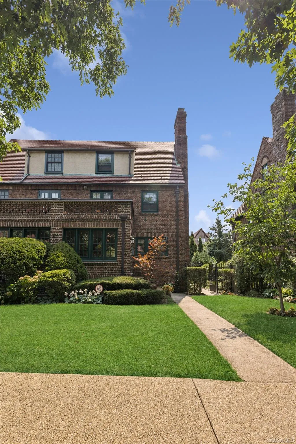 9 Whitson Street, New York, NY, 4 Bedrooms Bedrooms, 8 Rooms Rooms,2 BathroomsBathrooms,Residential,For Rent,Whitson,0,1039388 9 Whitson Street, New York, NY, 4 Bedrooms Bedrooms, 8 Rooms Rooms,2 BathroomsBathrooms,Residential,For Rent,Whitson,0,1039388