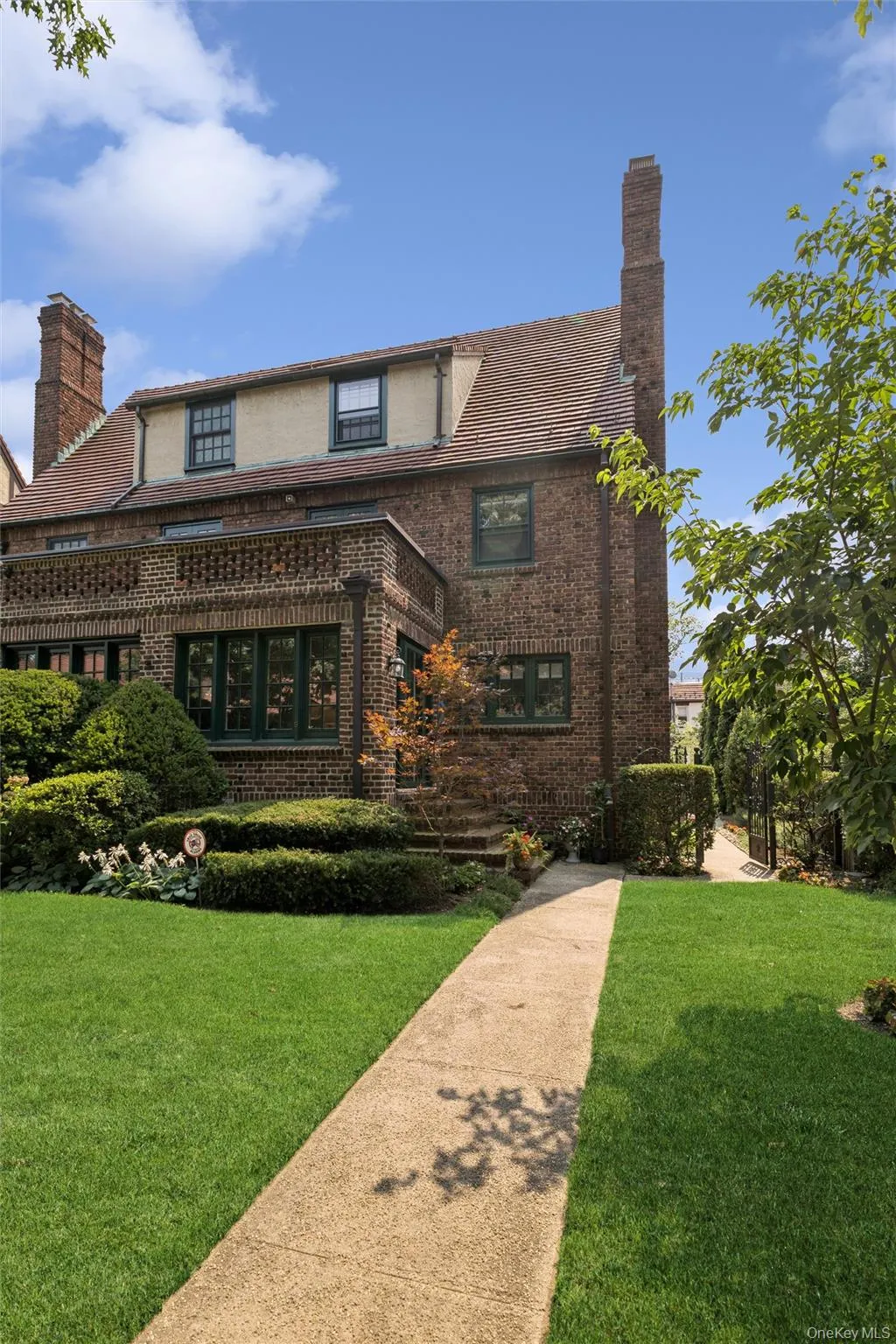 9 Whitson Street, New York, NY, 4 Bedrooms Bedrooms, 8 Rooms Rooms,2 BathroomsBathrooms,Residential,For Rent,Whitson,0,1039388 9 Whitson Street, New York, NY, 4 Bedrooms Bedrooms, 8 Rooms Rooms,2 BathroomsBathrooms,Residential,For Rent,Whitson,0,1039388