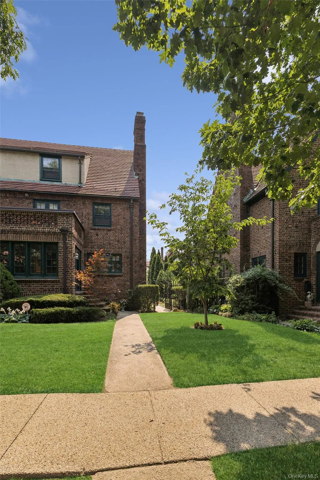 9 Whitson Street, New York, NY, 4 Bedrooms Bedrooms, 8 Rooms Rooms,2 BathroomsBathrooms,Residential,For Rent,Whitson,0,1039388 9 Whitson Street, New York, NY, 4 Bedrooms Bedrooms, 8 Rooms Rooms,2 BathroomsBathrooms,Residential,For Rent,Whitson,0,1039388