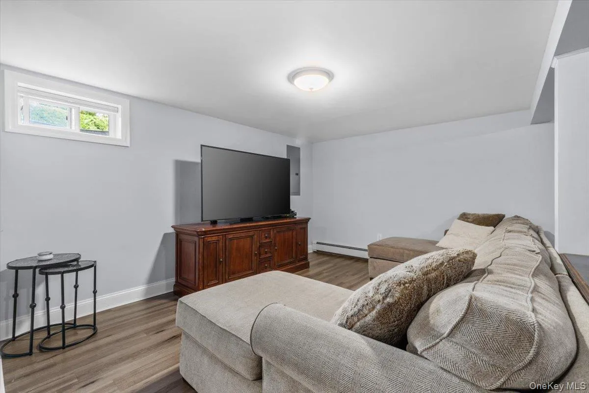 177 Queens Avenue, Oyster Bay, NY, 4 Bedrooms Bedrooms, 7 Rooms Rooms,2 BathroomsBathrooms,Residential,For Rent,Queens,0,1039390 177 Queens Avenue, Oyster Bay, NY, 4 Bedrooms Bedrooms, 7 Rooms Rooms,2 BathroomsBathrooms,Residential,For Rent,Queens,0,1039390