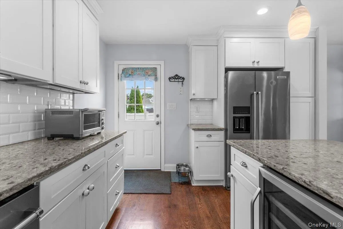 177 Queens Avenue, Oyster Bay, NY, 4 Bedrooms Bedrooms, 7 Rooms Rooms,2 BathroomsBathrooms,Residential,For Rent,Queens,0,1039390 177 Queens Avenue, Oyster Bay, NY, 4 Bedrooms Bedrooms, 7 Rooms Rooms,2 BathroomsBathrooms,Residential,For Rent,Queens,0,1039390