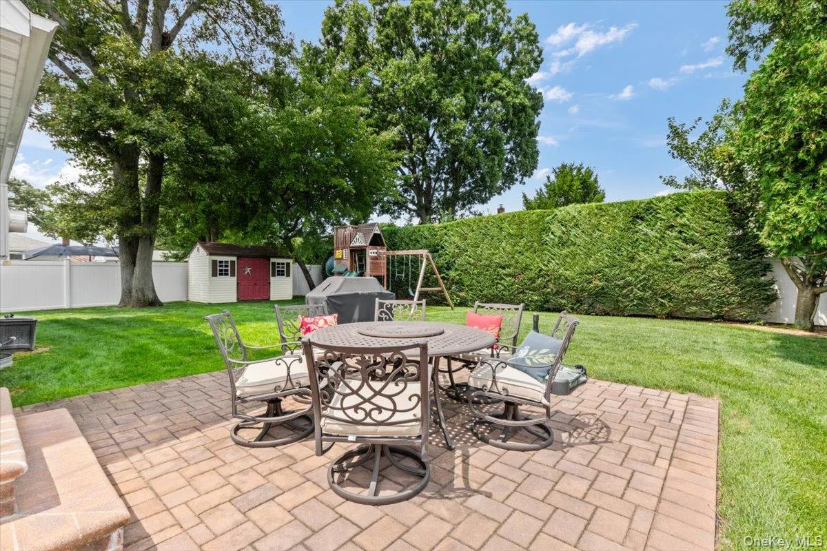 177 Queens Avenue, Oyster Bay, NY, 4 Bedrooms Bedrooms, 7 Rooms Rooms,2 BathroomsBathrooms,Residential,For Rent,Queens,0,1039390 177 Queens Avenue, Oyster Bay, NY, 4 Bedrooms Bedrooms, 7 Rooms Rooms,2 BathroomsBathrooms,Residential,For Rent,Queens,0,1039390
