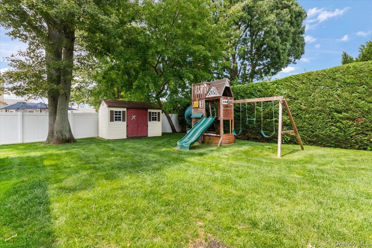 177 Queens Avenue, Oyster Bay, NY, 4 Bedrooms Bedrooms, 7 Rooms Rooms,2 BathroomsBathrooms,Residential,For Rent,Queens,0,1039390 177 Queens Avenue, Oyster Bay, NY, 4 Bedrooms Bedrooms, 7 Rooms Rooms,2 BathroomsBathrooms,Residential,For Rent,Queens,0,1039390
