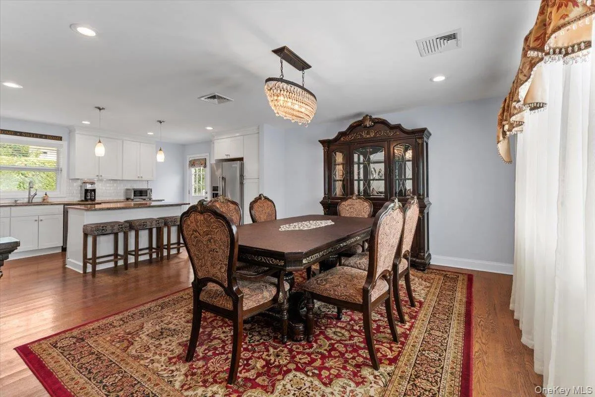 177 Queens Avenue, Oyster Bay, NY, 4 Bedrooms Bedrooms, 7 Rooms Rooms,2 BathroomsBathrooms,Residential,For Rent,Queens,0,1039390 177 Queens Avenue, Oyster Bay, NY, 4 Bedrooms Bedrooms, 7 Rooms Rooms,2 BathroomsBathrooms,Residential,For Rent,Queens,0,1039390