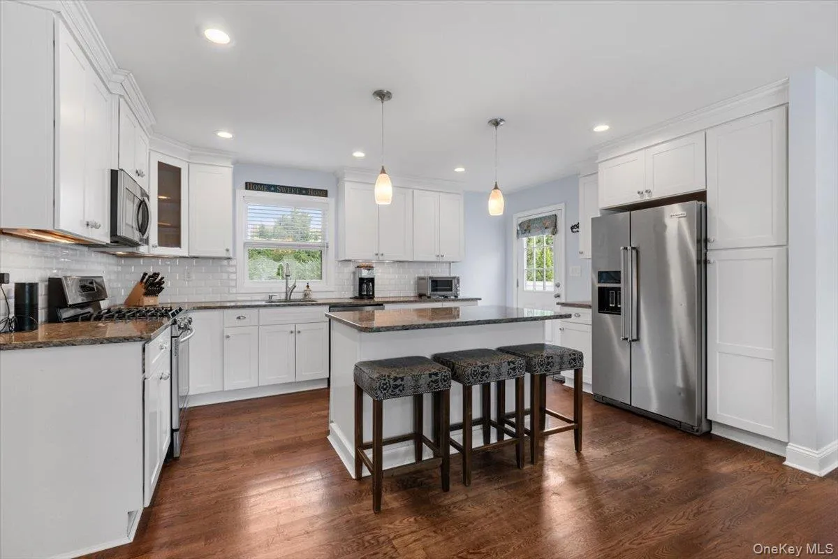 177 Queens Avenue, Oyster Bay, NY, 4 Bedrooms Bedrooms, 7 Rooms Rooms,2 BathroomsBathrooms,Residential,For Rent,Queens,0,1039390 177 Queens Avenue, Oyster Bay, NY, 4 Bedrooms Bedrooms, 7 Rooms Rooms,2 BathroomsBathrooms,Residential,For Rent,Queens,0,1039390
