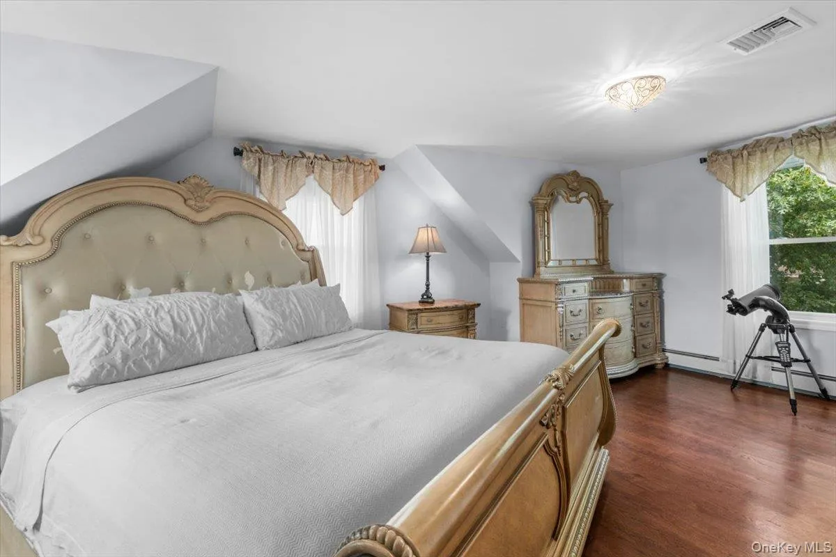 177 Queens Avenue, Oyster Bay, NY, 4 Bedrooms Bedrooms, 7 Rooms Rooms,2 BathroomsBathrooms,Residential,For Rent,Queens,0,1039390 177 Queens Avenue, Oyster Bay, NY, 4 Bedrooms Bedrooms, 7 Rooms Rooms,2 BathroomsBathrooms,Residential,For Rent,Queens,0,1039390