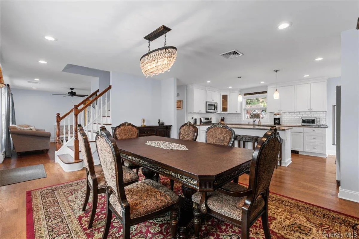 177 Queens Avenue, Oyster Bay, NY, 4 Bedrooms Bedrooms, 7 Rooms Rooms,2 BathroomsBathrooms,Residential,For Rent,Queens,0,1039390 177 Queens Avenue, Oyster Bay, NY, 4 Bedrooms Bedrooms, 7 Rooms Rooms,2 BathroomsBathrooms,Residential,For Rent,Queens,0,1039390