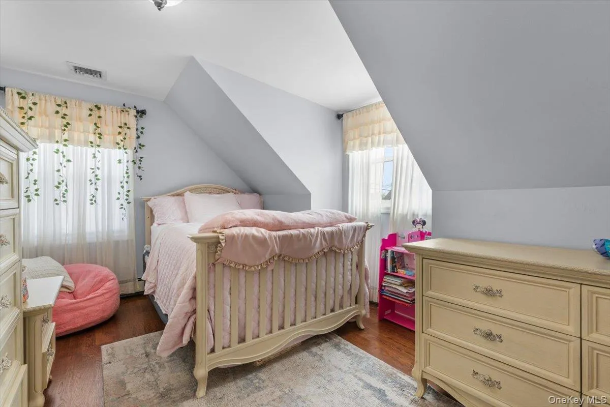 177 Queens Avenue, Oyster Bay, NY, 4 Bedrooms Bedrooms, 7 Rooms Rooms,2 BathroomsBathrooms,Residential,For Rent,Queens,0,1039390 177 Queens Avenue, Oyster Bay, NY, 4 Bedrooms Bedrooms, 7 Rooms Rooms,2 BathroomsBathrooms,Residential,For Rent,Queens,0,1039390