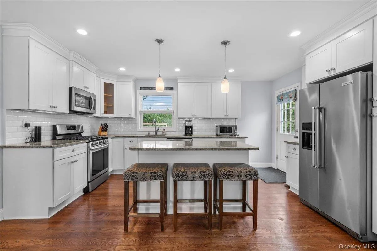177 Queens Avenue, Oyster Bay, NY, 4 Bedrooms Bedrooms, 7 Rooms Rooms,2 BathroomsBathrooms,Residential,For Rent,Queens,0,1039390 177 Queens Avenue, Oyster Bay, NY, 4 Bedrooms Bedrooms, 7 Rooms Rooms,2 BathroomsBathrooms,Residential,For Rent,Queens,0,1039390
