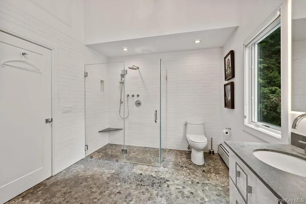 176 Grandview Avenue, Ramapo, NY, 8 Bedrooms Bedrooms, 16 Rooms Rooms,5 BathroomsBathrooms,Residential,For Rent,Grandview,0,1039391 176 Grandview Avenue, Ramapo, NY, 8 Bedrooms Bedrooms, 16 Rooms Rooms,5 BathroomsBathrooms,Residential,For Rent,Grandview,0,1039391