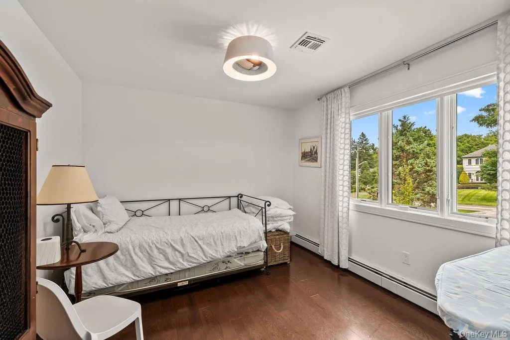 176 Grandview Avenue, Ramapo, NY, 8 Bedrooms Bedrooms, 16 Rooms Rooms,5 BathroomsBathrooms,Residential,For Rent,Grandview,0,1039391 176 Grandview Avenue, Ramapo, NY, 8 Bedrooms Bedrooms, 16 Rooms Rooms,5 BathroomsBathrooms,Residential,For Rent,Grandview,0,1039391