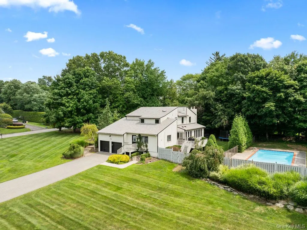 176 Grandview Avenue, Ramapo, NY, 8 Bedrooms Bedrooms, 16 Rooms Rooms,5 BathroomsBathrooms,Residential,For Rent,Grandview,0,1039391 176 Grandview Avenue, Ramapo, NY, 8 Bedrooms Bedrooms, 16 Rooms Rooms,5 BathroomsBathrooms,Residential,For Rent,Grandview,0,1039391