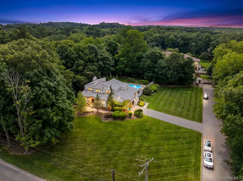 176 Grandview Avenue, Ramapo, NY, 8 Bedrooms Bedrooms, 16 Rooms Rooms,5 BathroomsBathrooms,Residential,For Rent,Grandview,0,1039391 176 Grandview Avenue, Ramapo, NY, 8 Bedrooms Bedrooms, 16 Rooms Rooms,5 BathroomsBathrooms,Residential,For Rent,Grandview,0,1039391
