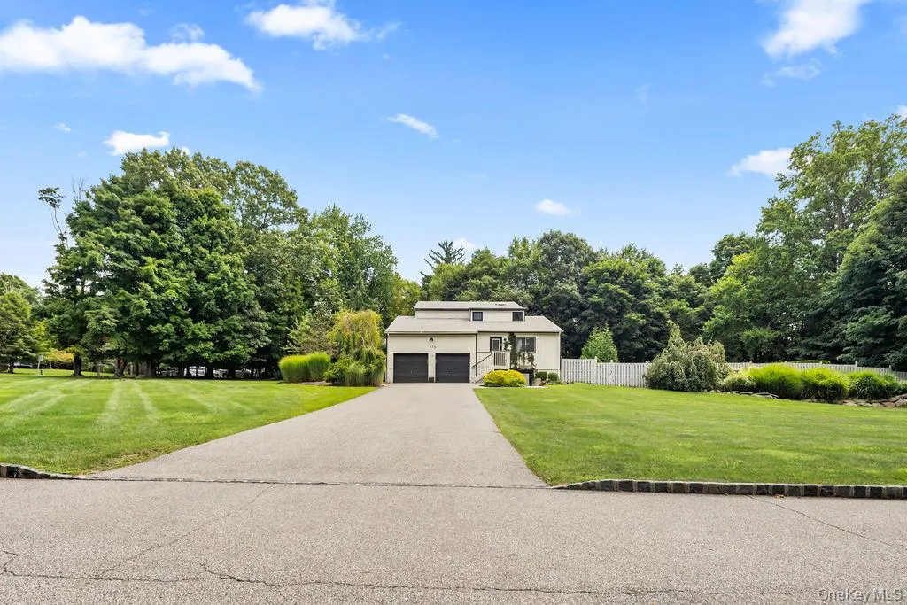 176 Grandview Avenue, Ramapo, NY, 8 Bedrooms Bedrooms, 16 Rooms Rooms,5 BathroomsBathrooms,Residential,For Rent,Grandview,0,1039391 176 Grandview Avenue, Ramapo, NY, 8 Bedrooms Bedrooms, 16 Rooms Rooms,5 BathroomsBathrooms,Residential,For Rent,Grandview,0,1039391