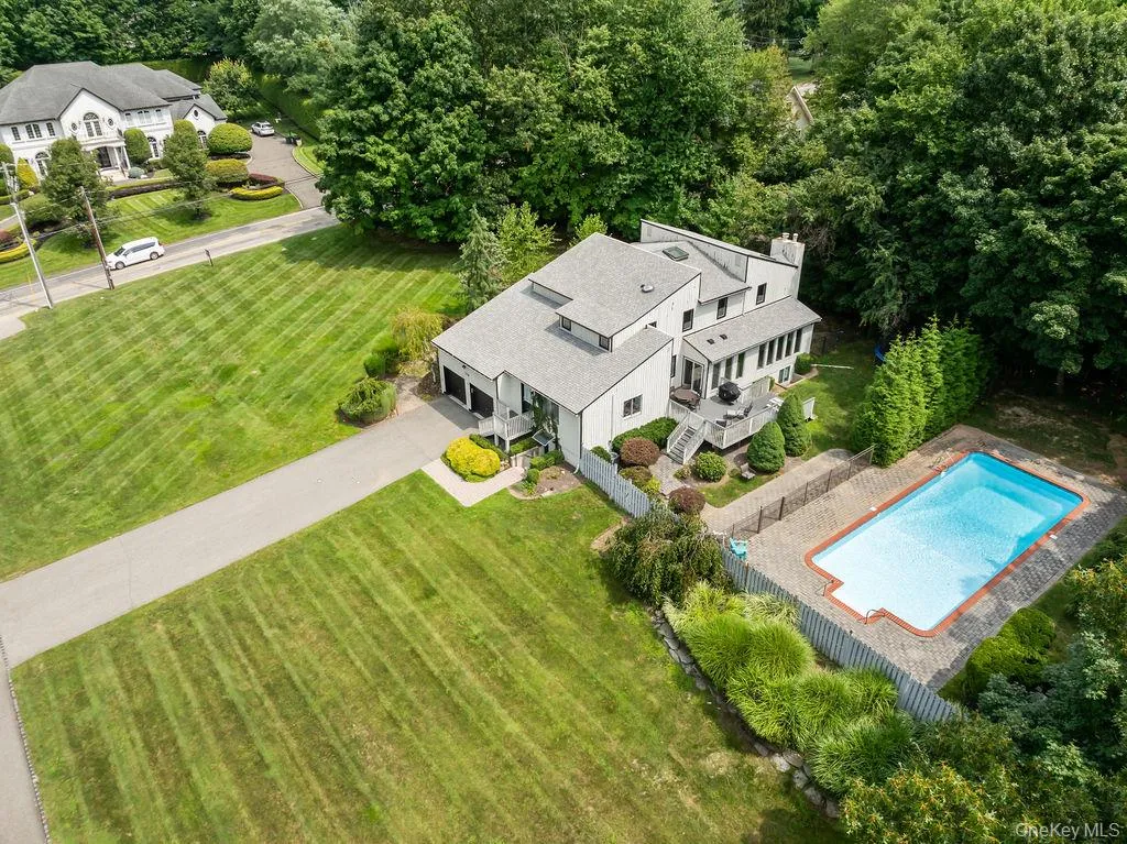 176 Grandview Avenue, Ramapo, NY, 8 Bedrooms Bedrooms, 16 Rooms Rooms,5 BathroomsBathrooms,Residential,For Rent,Grandview,0,1039391 176 Grandview Avenue, Ramapo, NY, 8 Bedrooms Bedrooms, 16 Rooms Rooms,5 BathroomsBathrooms,Residential,For Rent,Grandview,0,1039391