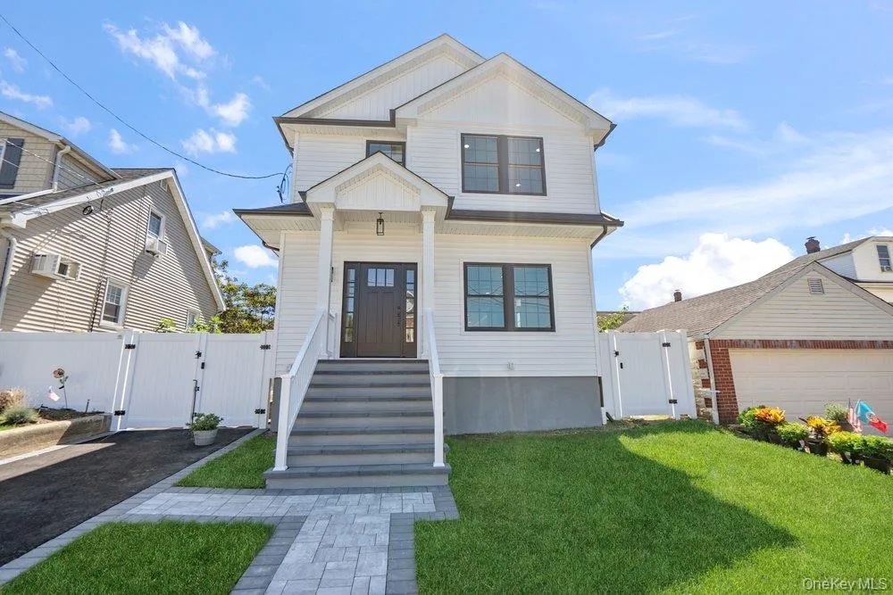 101 Brown Street, North Hempstead, NY, 4 Bedrooms Bedrooms, 9 Rooms Rooms,4 BathroomsBathrooms,Residential,For Rent,Brown,0,1039396 101 Brown Street, North Hempstead, NY, 4 Bedrooms Bedrooms, 9 Rooms Rooms,4 BathroomsBathrooms,Residential,For Rent,Brown,0,1039396