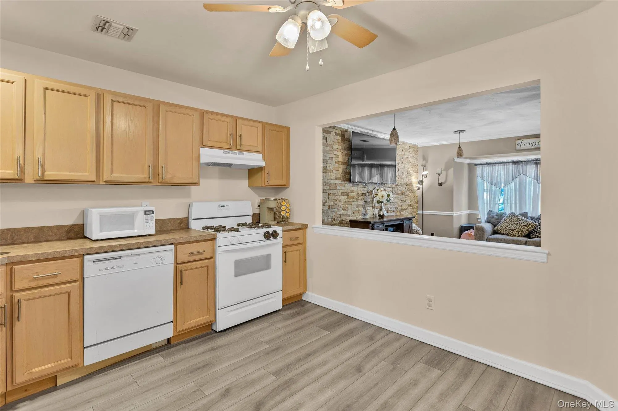 25 Victorian Lane, Brookhaven, NY, 2 Bedrooms Bedrooms, 5 Rooms Rooms,1 BathroomBathrooms,Residential,For Rent,Victorian,0,1039399 25 Victorian Lane, Brookhaven, NY, 2 Bedrooms Bedrooms, 5 Rooms Rooms,1 BathroomBathrooms,Residential,For Rent,Victorian,0,1039399