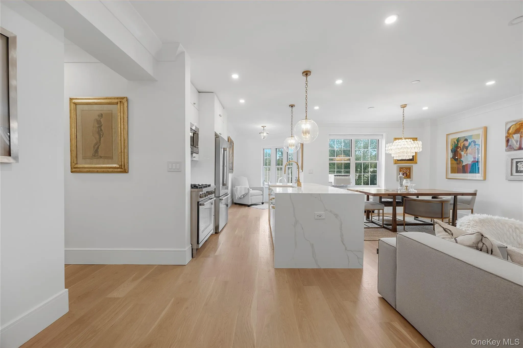 Bright, modern open concept floor plan Bright, modern open concept floor plan