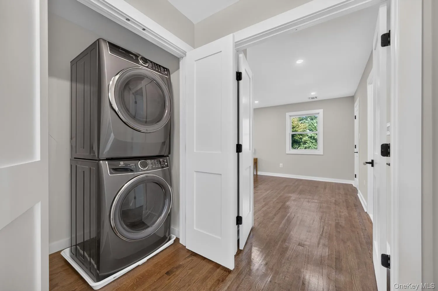 5 Truesdale Court, Smithtown, NY, 4 Bedrooms Bedrooms, 6 Rooms Rooms,3 BathroomsBathrooms,Residential,For Rent,Truesdale,0,1039410 5 Truesdale Court, Smithtown, NY, 4 Bedrooms Bedrooms, 6 Rooms Rooms,3 BathroomsBathrooms,Residential,For Rent,Truesdale,0,1039410