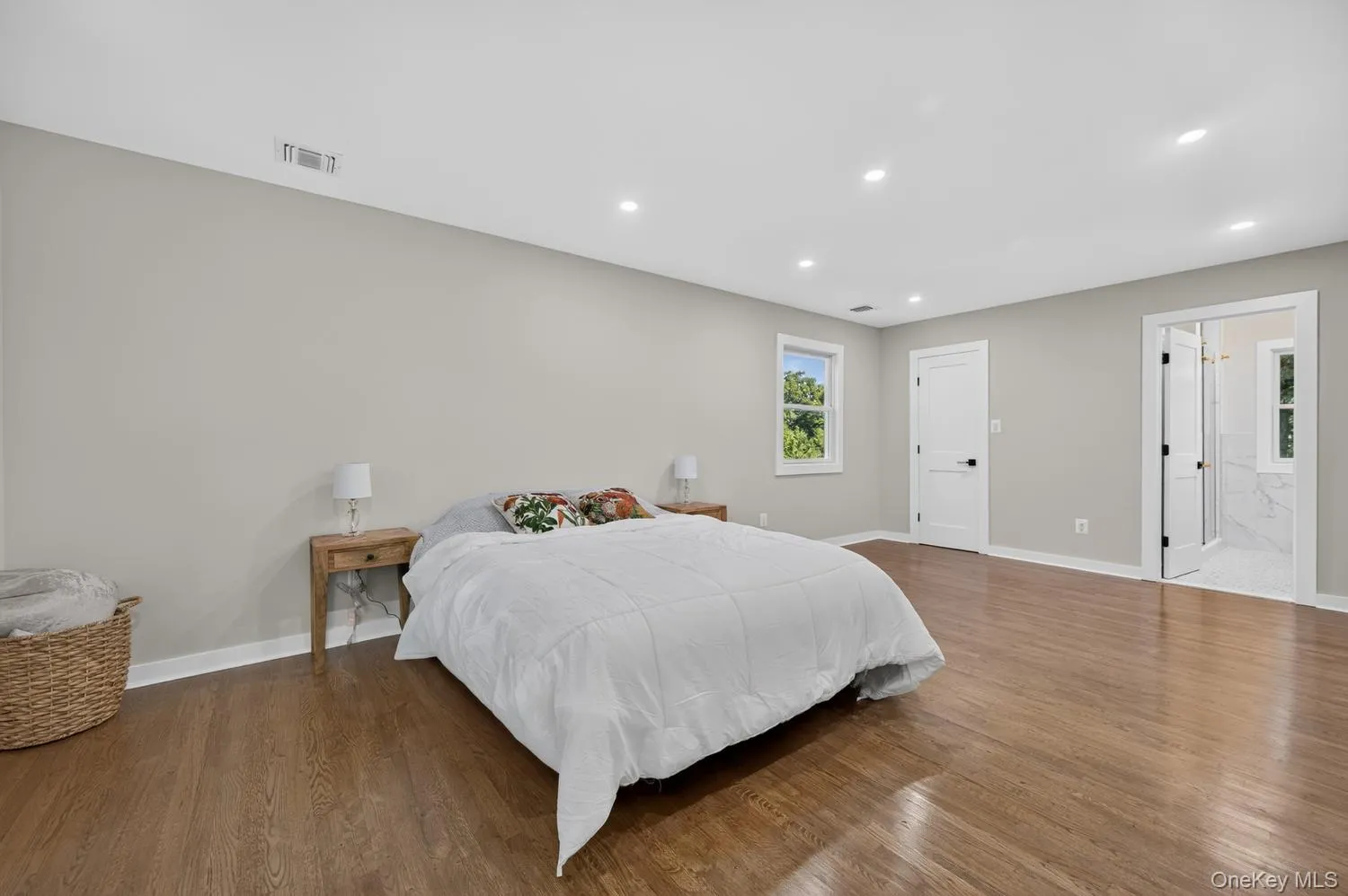 5 Truesdale Court, Smithtown, NY, 4 Bedrooms Bedrooms, 6 Rooms Rooms,3 BathroomsBathrooms,Residential,For Rent,Truesdale,0,1039410 5 Truesdale Court, Smithtown, NY, 4 Bedrooms Bedrooms, 6 Rooms Rooms,3 BathroomsBathrooms,Residential,For Rent,Truesdale,0,1039410