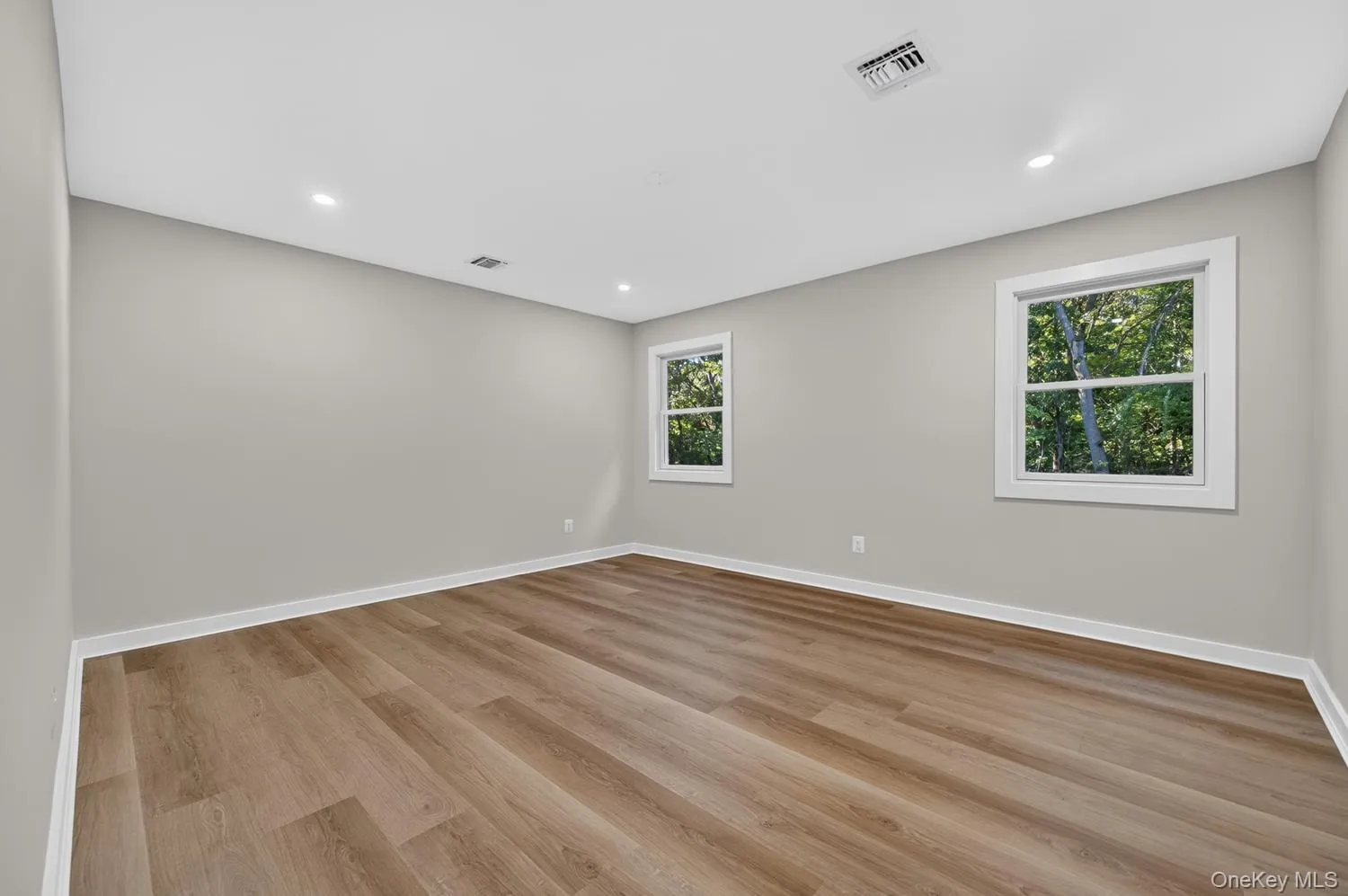 5 Truesdale Court, Smithtown, NY, 4 Bedrooms Bedrooms, 6 Rooms Rooms,3 BathroomsBathrooms,Residential,For Rent,Truesdale,0,1039410 5 Truesdale Court, Smithtown, NY, 4 Bedrooms Bedrooms, 6 Rooms Rooms,3 BathroomsBathrooms,Residential,For Rent,Truesdale,0,1039410