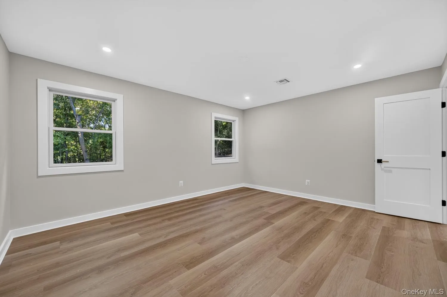 5 Truesdale Court, Smithtown, NY, 4 Bedrooms Bedrooms, 6 Rooms Rooms,3 BathroomsBathrooms,Residential,For Rent,Truesdale,0,1039410 5 Truesdale Court, Smithtown, NY, 4 Bedrooms Bedrooms, 6 Rooms Rooms,3 BathroomsBathrooms,Residential,For Rent,Truesdale,0,1039410