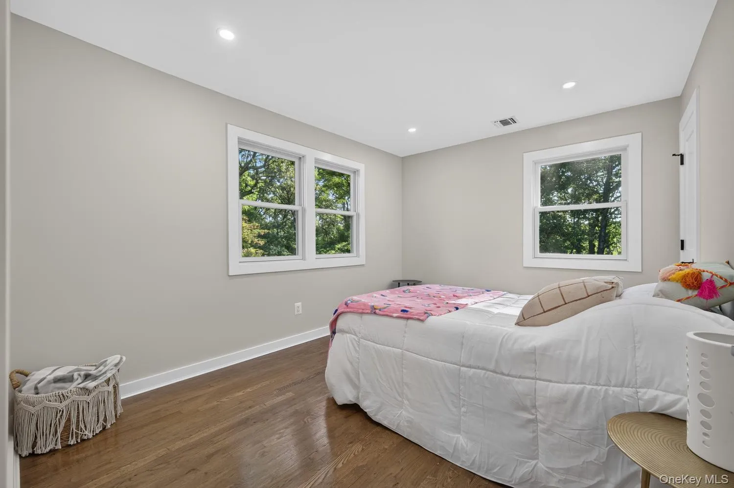5 Truesdale Court, Smithtown, NY, 4 Bedrooms Bedrooms, 6 Rooms Rooms,3 BathroomsBathrooms,Residential,For Rent,Truesdale,0,1039410 5 Truesdale Court, Smithtown, NY, 4 Bedrooms Bedrooms, 6 Rooms Rooms,3 BathroomsBathrooms,Residential,For Rent,Truesdale,0,1039410