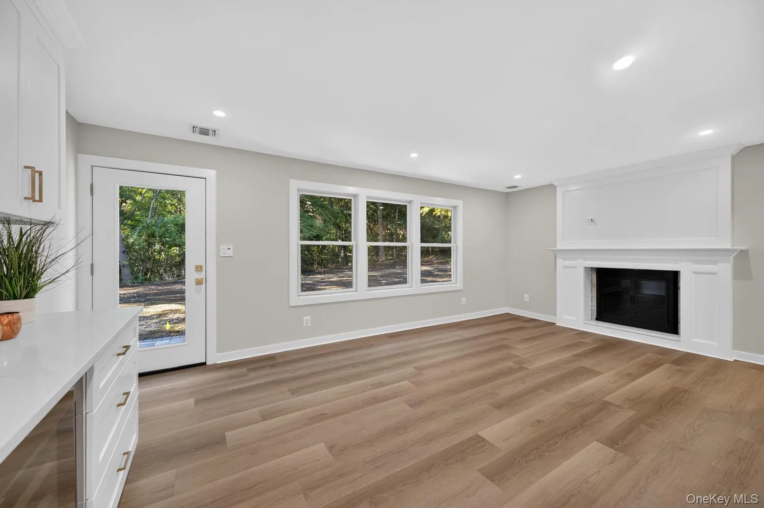 5 Truesdale Court, Smithtown, NY, 4 Bedrooms Bedrooms, 6 Rooms Rooms,3 BathroomsBathrooms,Residential,For Rent,Truesdale,0,1039410 5 Truesdale Court, Smithtown, NY, 4 Bedrooms Bedrooms, 6 Rooms Rooms,3 BathroomsBathrooms,Residential,For Rent,Truesdale,0,1039410