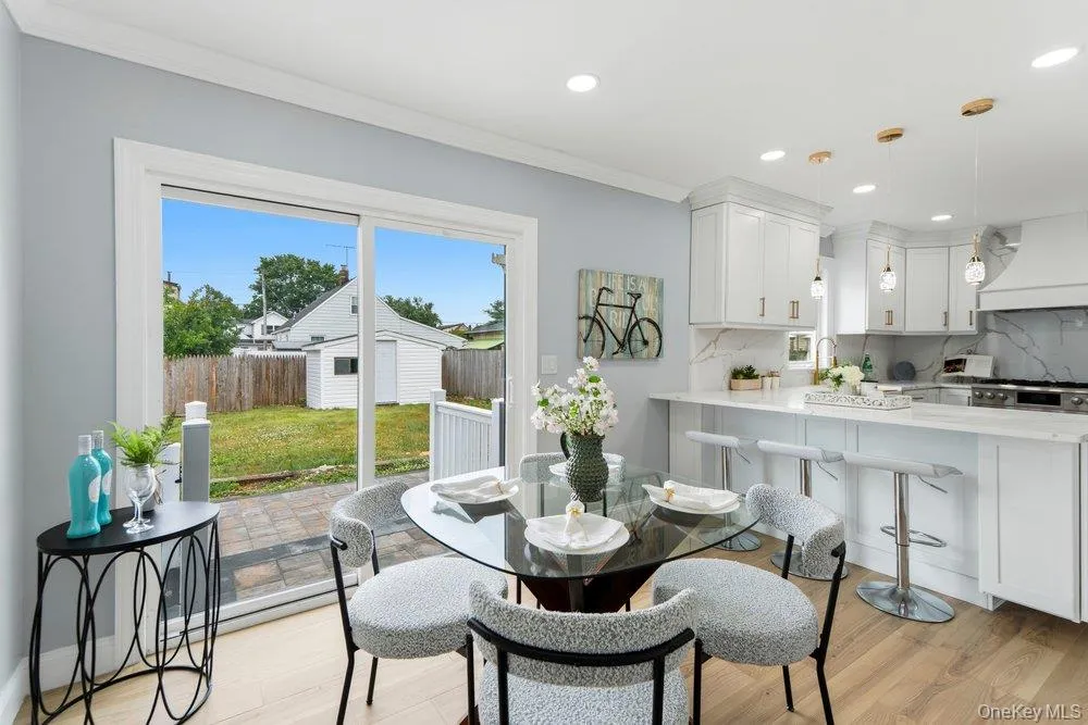 10 california Street, Oyster Bay, NY, 4 Bedrooms Bedrooms, 7 Rooms Rooms,3 BathroomsBathrooms,Residential,For Rent,california,0,1039417 10 california Street, Oyster Bay, NY, 4 Bedrooms Bedrooms, 7 Rooms Rooms,3 BathroomsBathrooms,Residential,For Rent,california,0,1039417