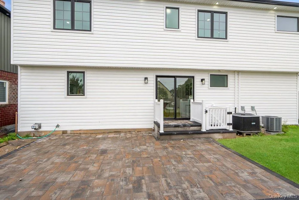 10 california Street, Oyster Bay, NY, 4 Bedrooms Bedrooms, 7 Rooms Rooms,3 BathroomsBathrooms,Residential,For Rent,california,0,1039417 10 california Street, Oyster Bay, NY, 4 Bedrooms Bedrooms, 7 Rooms Rooms,3 BathroomsBathrooms,Residential,For Rent,california,0,1039417
