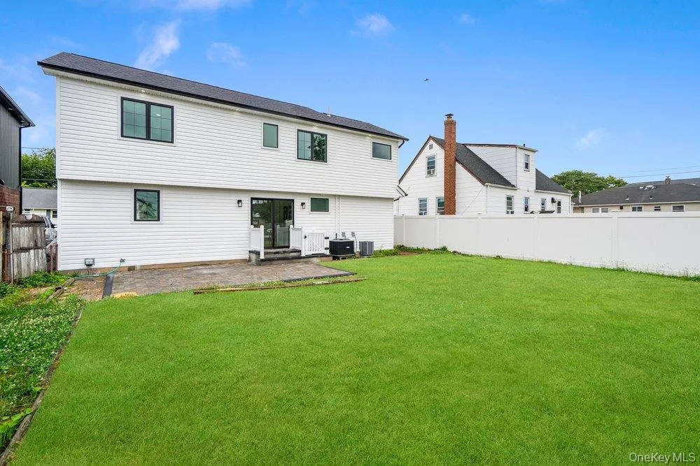 10 california Street, Oyster Bay, NY, 4 Bedrooms Bedrooms, 7 Rooms Rooms,3 BathroomsBathrooms,Residential,For Rent,california,0,1039417 10 california Street, Oyster Bay, NY, 4 Bedrooms Bedrooms, 7 Rooms Rooms,3 BathroomsBathrooms,Residential,For Rent,california,0,1039417