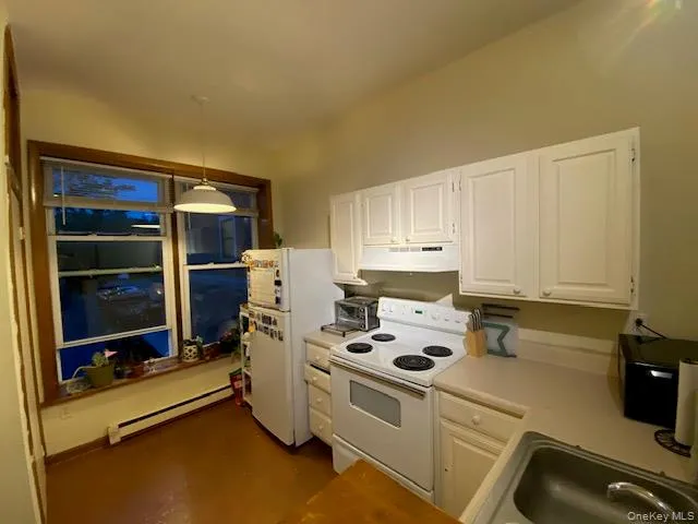 257 Main St., Beacon, NY, 1 Bedroom Bedrooms, 3 Rooms Rooms,1 BathroomBathrooms,Residential Lease,For Rent,Main St.,0,1039422 257 Main St., Beacon, NY, 1 Bedroom Bedrooms, 3 Rooms Rooms,1 BathroomBathrooms,Residential Lease,For Rent,Main St.,0,1039422