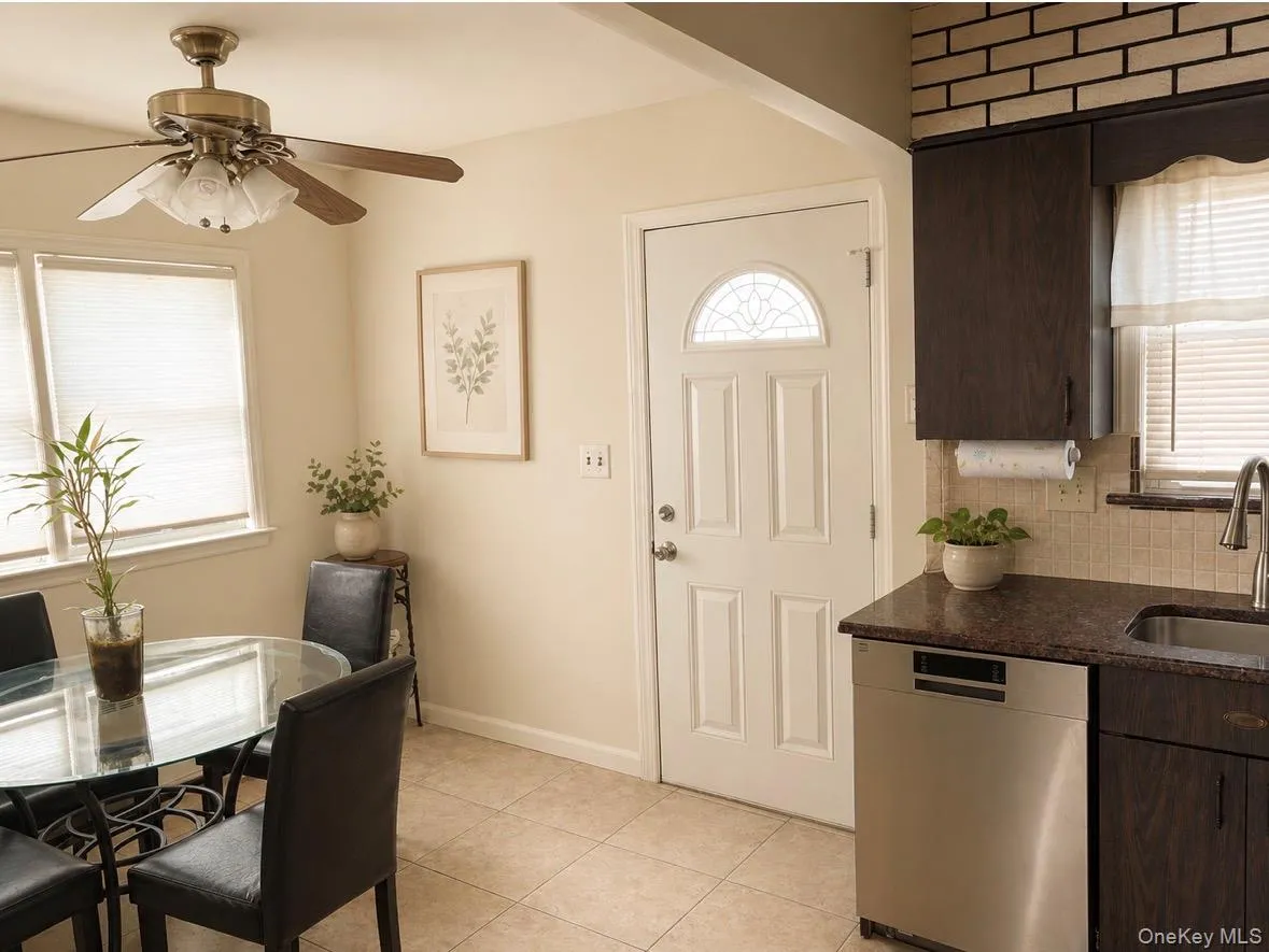 138-28 250, New York, NY, 2 Bedrooms Bedrooms, 5 Rooms Rooms,1 BathroomBathrooms,Residential Lease,For Rent,250,0,1039427 138-28 250, New York, NY, 2 Bedrooms Bedrooms, 5 Rooms Rooms,1 BathroomBathrooms,Residential Lease,For Rent,250,0,1039427