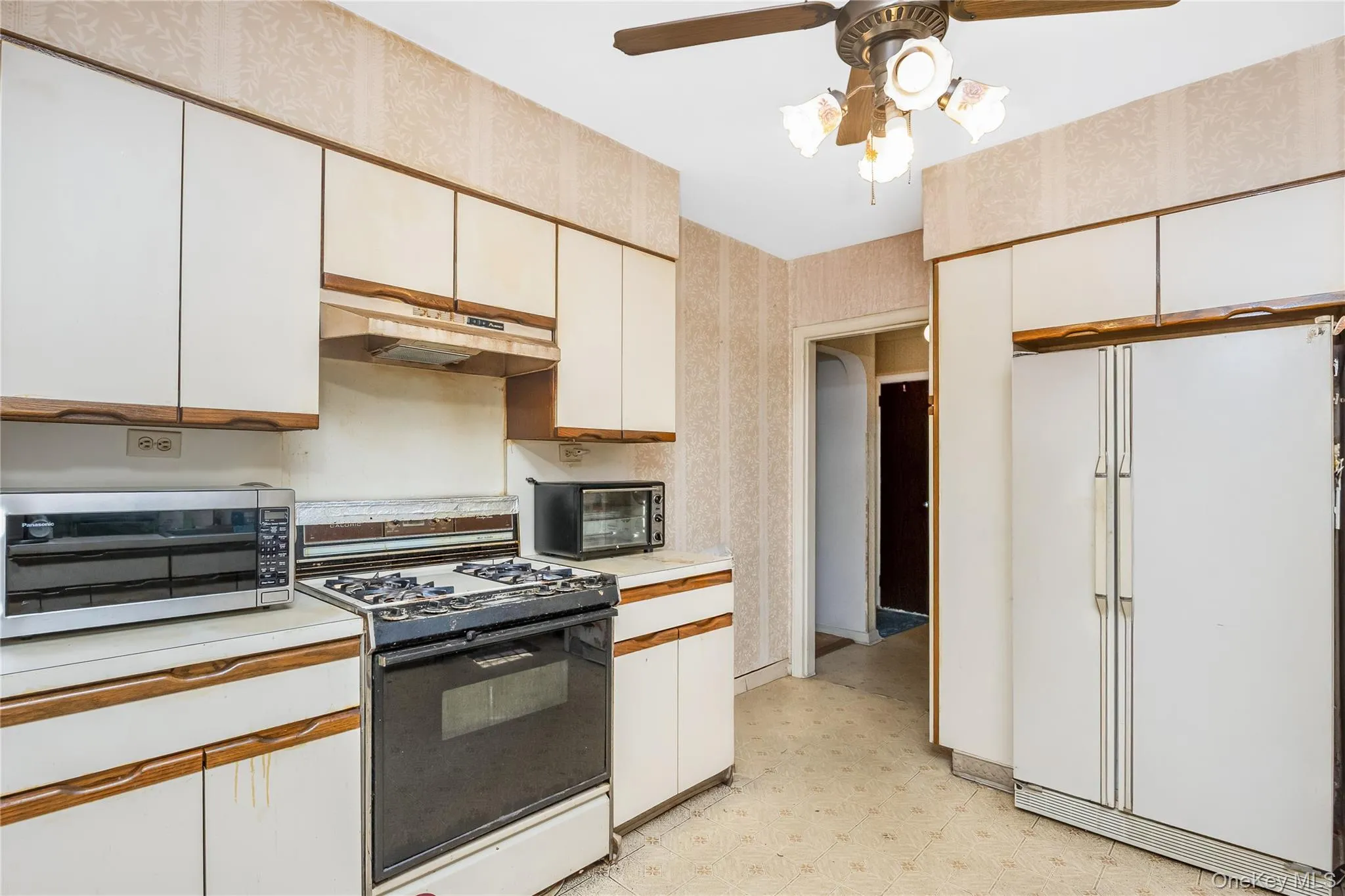 5615 196th Street, New York, NY, 4 Bedrooms Bedrooms, 7 Rooms Rooms,2 BathroomsBathrooms,Residential,For Rent,196th,0,1039431 5615 196th Street, New York, NY, 4 Bedrooms Bedrooms, 7 Rooms Rooms,2 BathroomsBathrooms,Residential,For Rent,196th,0,1039431