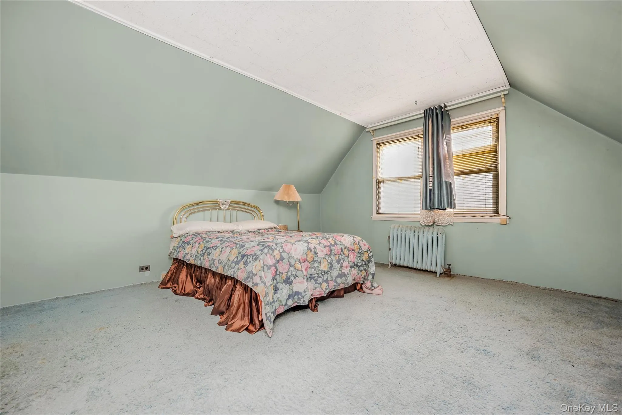 5615 196th Street, New York, NY, 4 Bedrooms Bedrooms, 7 Rooms Rooms,2 BathroomsBathrooms,Residential,For Rent,196th,0,1039431 5615 196th Street, New York, NY, 4 Bedrooms Bedrooms, 7 Rooms Rooms,2 BathroomsBathrooms,Residential,For Rent,196th,0,1039431