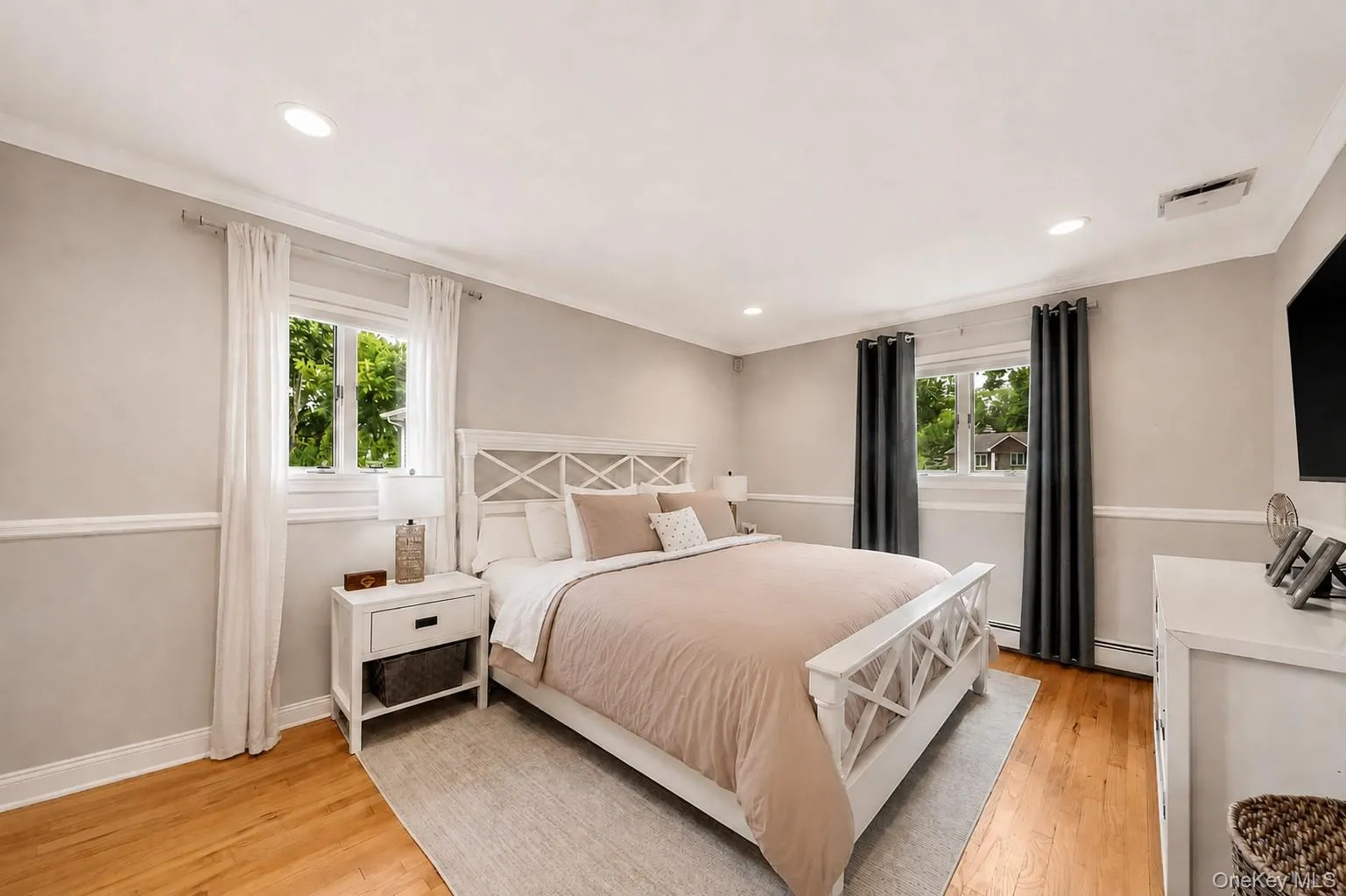 164 Cedrus Avenue, Huntington, NY, 4 Bedrooms Bedrooms, 9 Rooms Rooms,3 BathroomsBathrooms,Residential,For Rent,Cedrus,0,1039435 164 Cedrus Avenue, Huntington, NY, 4 Bedrooms Bedrooms, 9 Rooms Rooms,3 BathroomsBathrooms,Residential,For Rent,Cedrus,0,1039435
