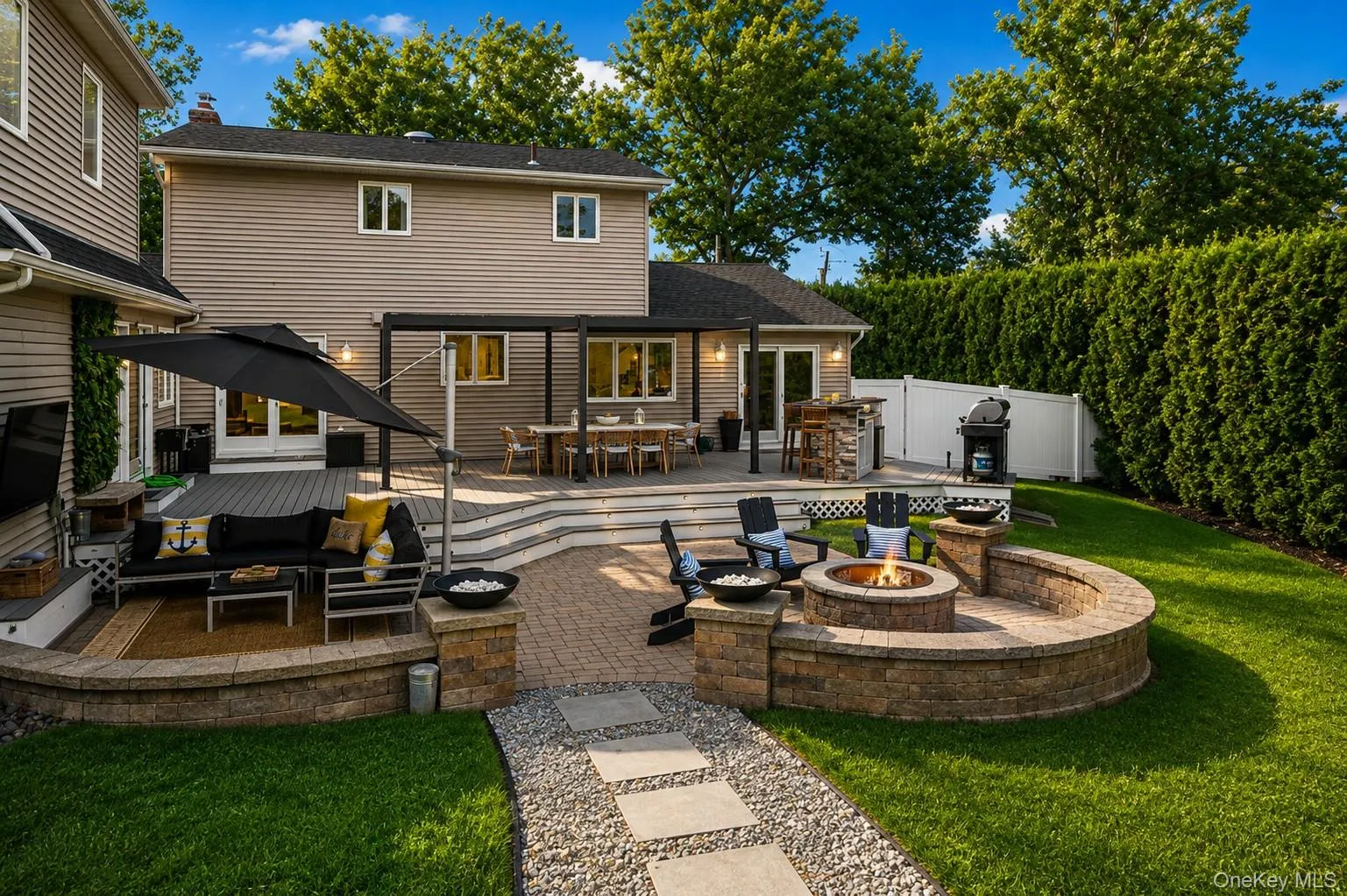 164 Cedrus Avenue, Huntington, NY, 4 Bedrooms Bedrooms, 9 Rooms Rooms,3 BathroomsBathrooms,Residential,For Rent,Cedrus,0,1039435 164 Cedrus Avenue, Huntington, NY, 4 Bedrooms Bedrooms, 9 Rooms Rooms,3 BathroomsBathrooms,Residential,For Rent,Cedrus,0,1039435