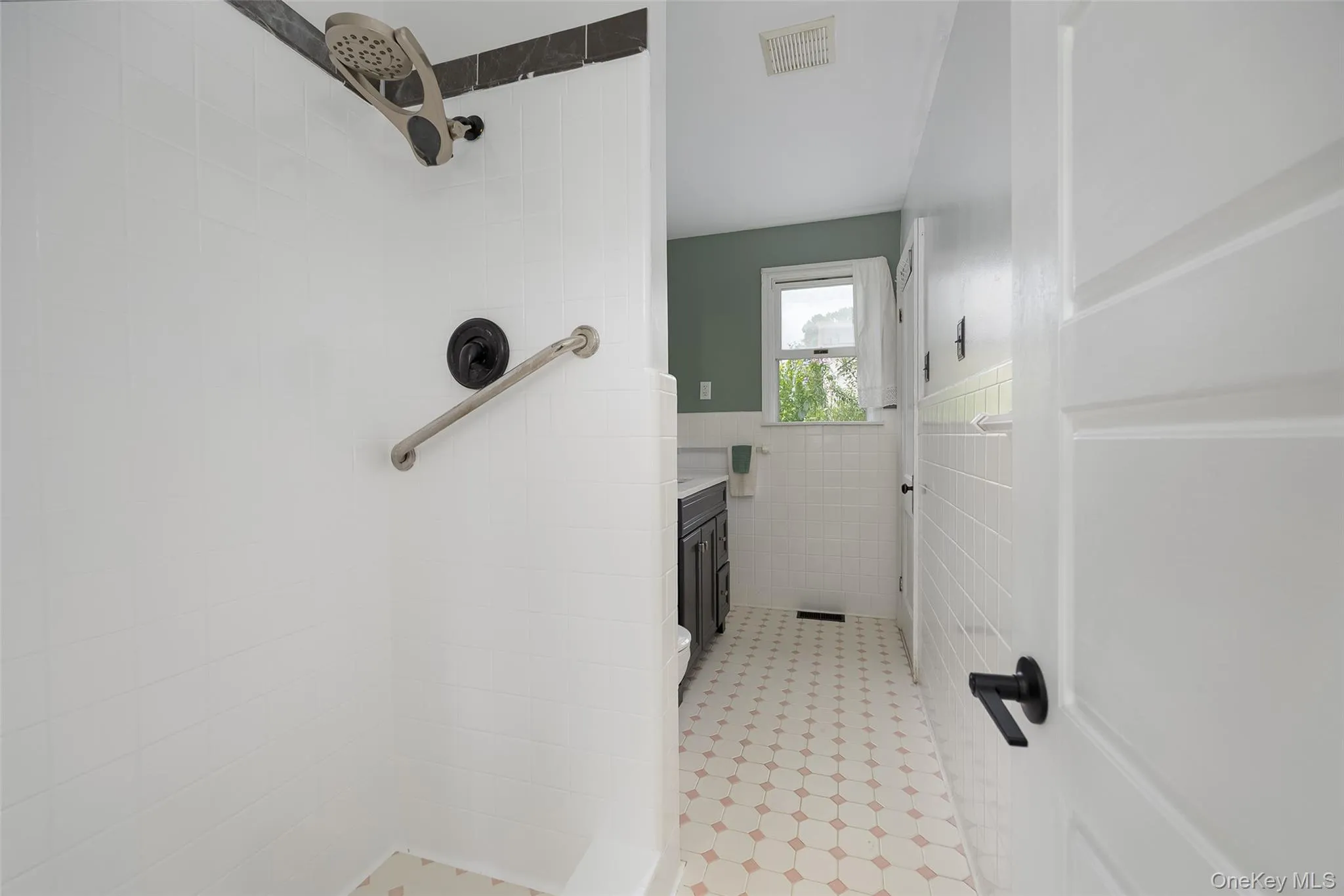 1 Elmwood Avenue, Poughkeepsie, NY, 3 Bedrooms Bedrooms, 9 Rooms Rooms,2 BathroomsBathrooms,Residential,For Rent,Elmwood,0,1039437 1 Elmwood Avenue, Poughkeepsie, NY, 3 Bedrooms Bedrooms, 9 Rooms Rooms,2 BathroomsBathrooms,Residential,For Rent,Elmwood,0,1039437