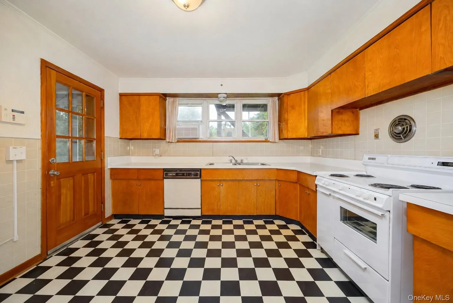 1261 Union Avenue, Newburgh (town), NY, 4 Bedrooms Bedrooms, 10 Rooms Rooms,2 BathroomsBathrooms,Residential,For Rent,Union,0,1039438 1261 Union Avenue, Newburgh (town), NY, 4 Bedrooms Bedrooms, 10 Rooms Rooms,2 BathroomsBathrooms,Residential,For Rent,Union,0,1039438