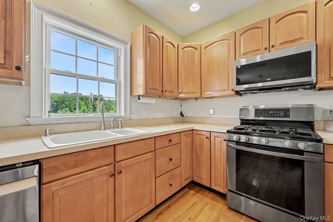23 Monarch Drive, East Fishkill, NY, 4 Bedrooms Bedrooms, 9 Rooms Rooms,2 BathroomsBathrooms,Residential,For Rent,Monarch,0,1039445 23 Monarch Drive, East Fishkill, NY, 4 Bedrooms Bedrooms, 9 Rooms Rooms,2 BathroomsBathrooms,Residential,For Rent,Monarch,0,1039445