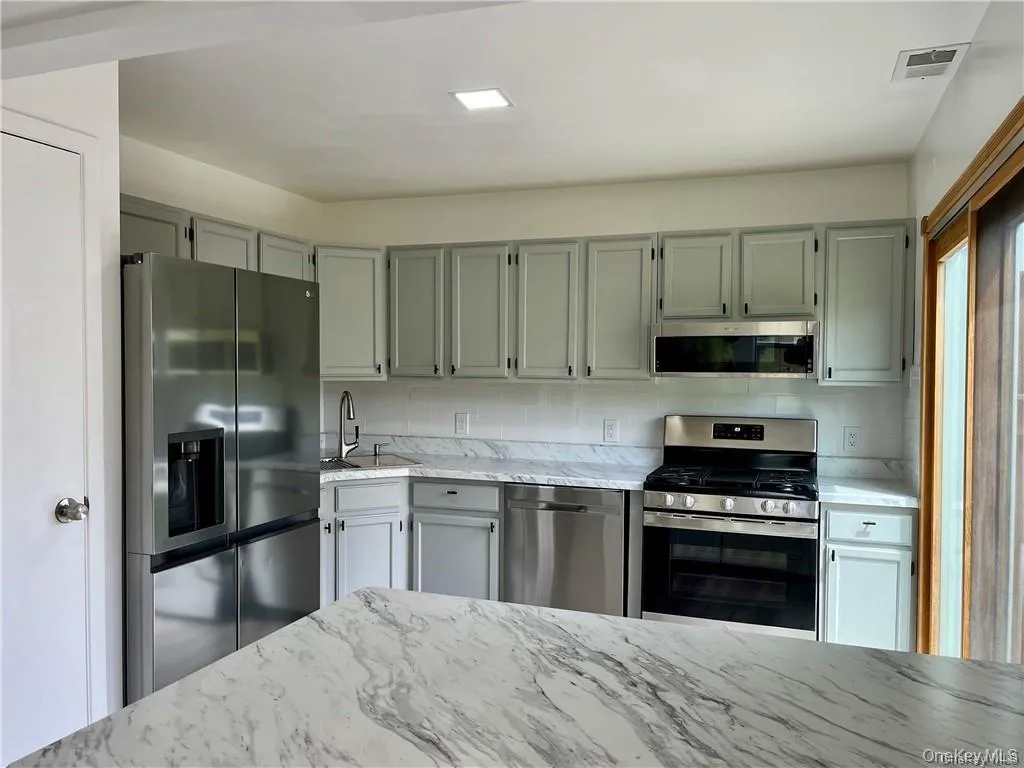 2110 Whispering Hills, Chester Town, NY, 3 Bedrooms Bedrooms, 6 Rooms Rooms,2 BathroomsBathrooms,Residential Lease,For Rent,Whispering,0,1039451 2110 Whispering Hills, Chester Town, NY, 3 Bedrooms Bedrooms, 6 Rooms Rooms,2 BathroomsBathrooms,Residential Lease,For Rent,Whispering,0,1039451